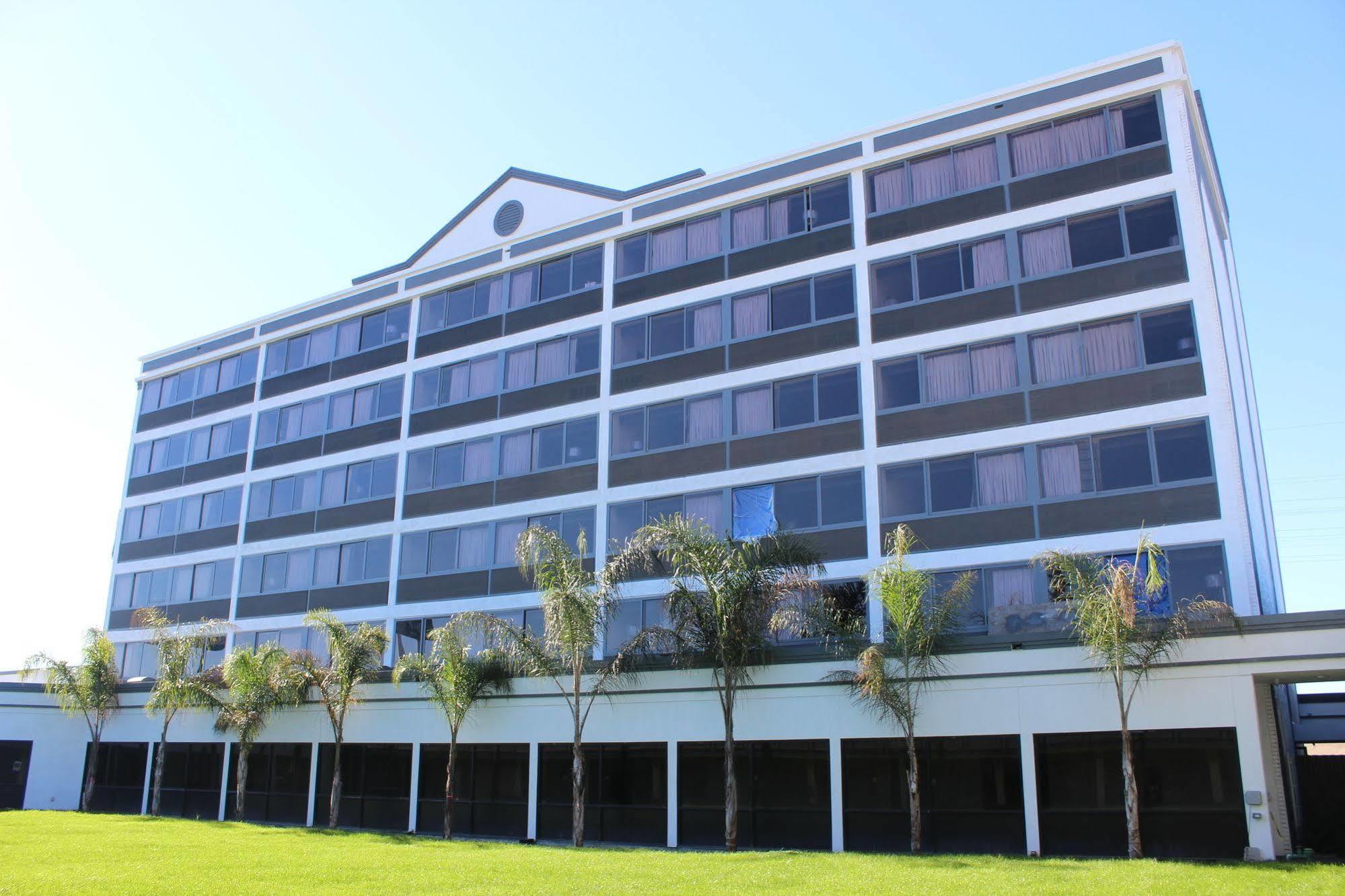 Radisson Hotel Oakland Airport Exterior photo